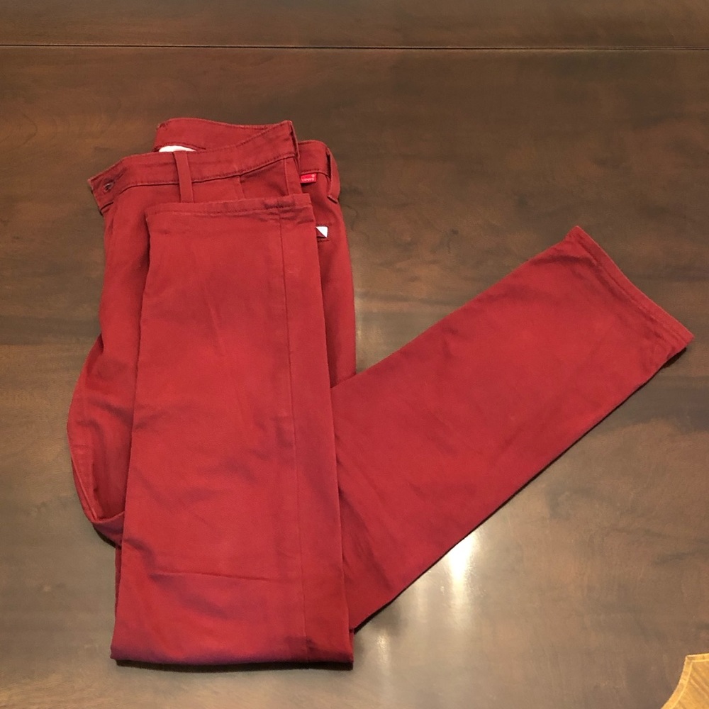Levi’s Men’s 32x30 Red Chinos/Jeans
